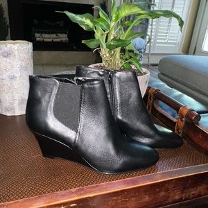 Booties/wedge